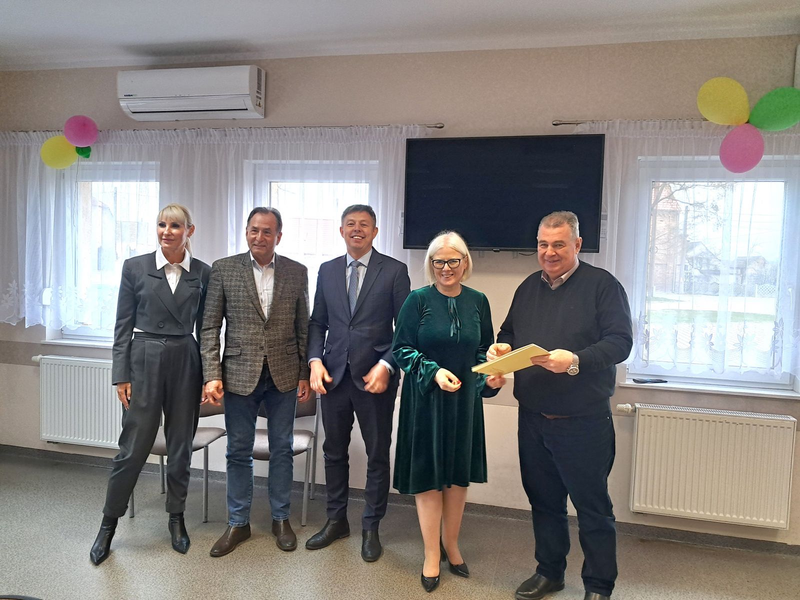 podpisanie umowy przebudowa "betonówki" dzierżów_krasowiec_płonica