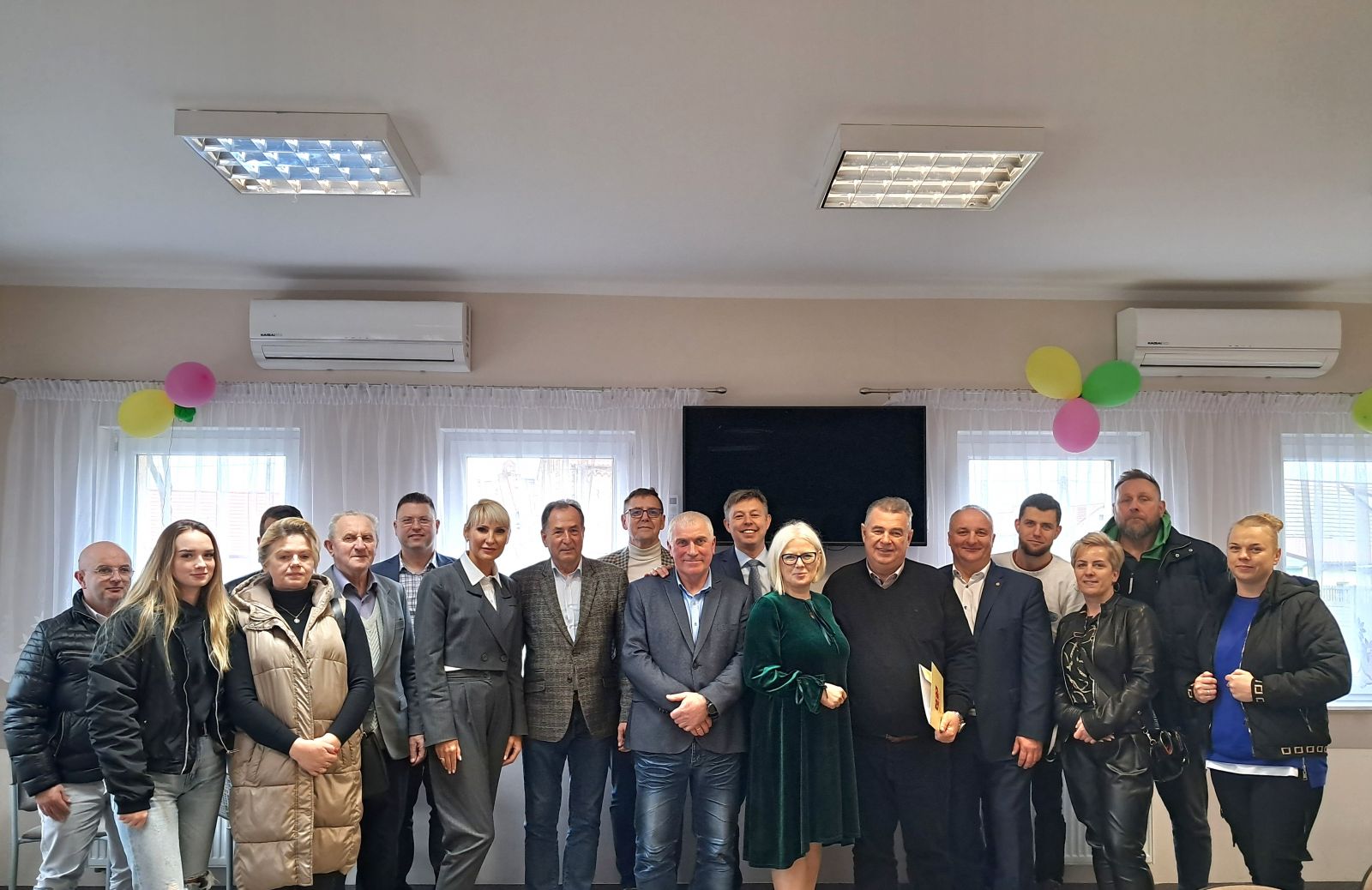 podpisanie umowy "betonówka" dzierżów-krasowiec-płonica