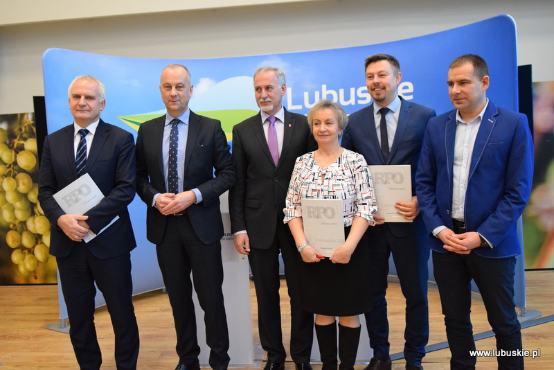 podpisanie umów na dofinansowanie stacji kultura oraz sli w Osiedlu Poznańskim