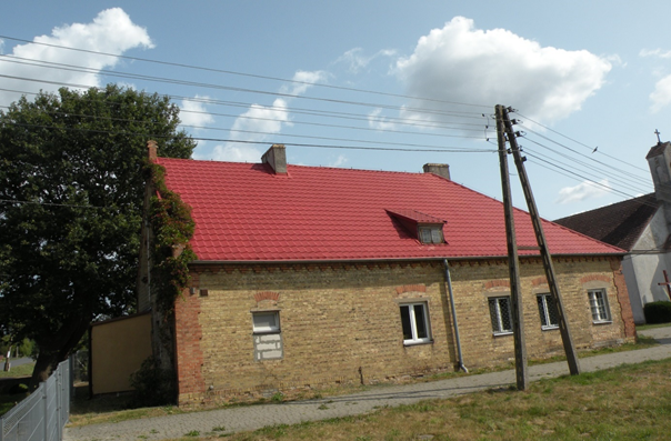 budynek ośrodka zdrowia w Krasowcu
