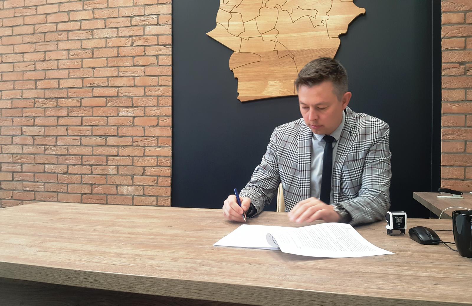 podpisanie umów na zabytki